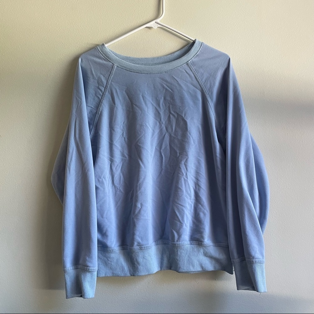 3/ $25 L- Robin’s Egg Blue Crew Neck Women’s Sweater Fall Winter Warm